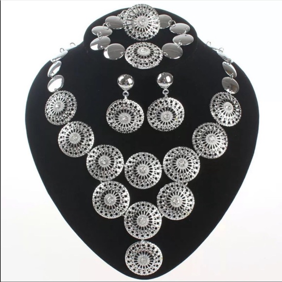 Silver Jewelry Set - Picture 1 of 1